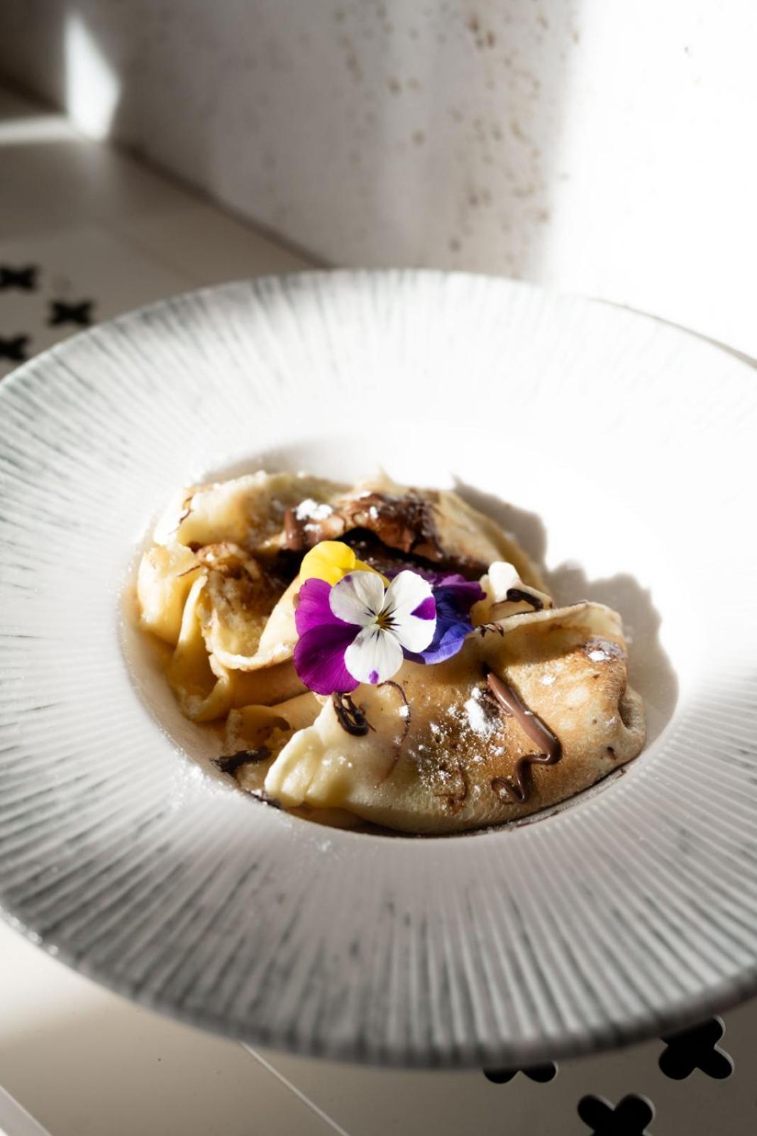 Saints Hills Cantina Visnjan Ngoại thất bức ảnh